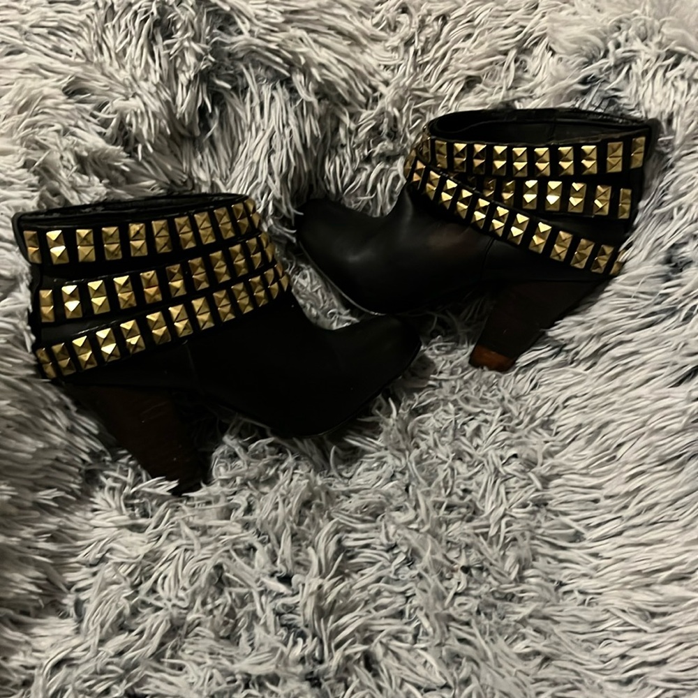 Bestie Johnson Black With Gold Studs Boot